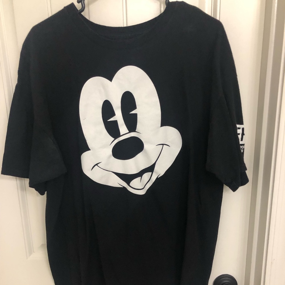 Mickey Neff Mens XL tshirt worn a few times not faded previously washed